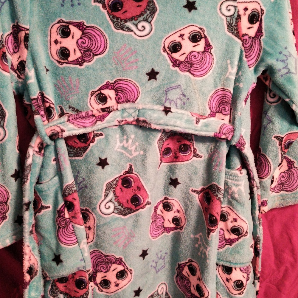 LOL Robe - Picture 5 of 6